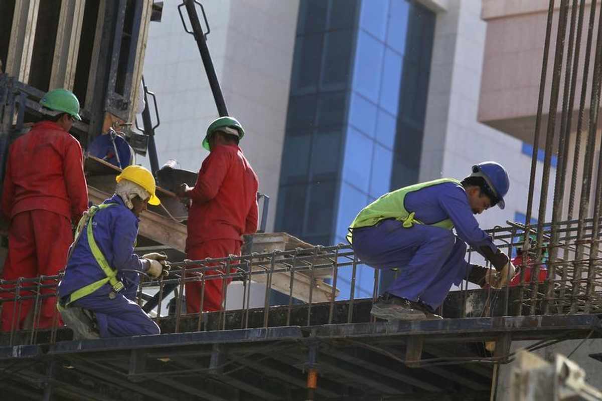 saudi sector covid hit construction