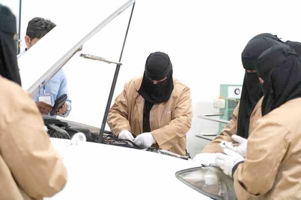 saudi,women,vehicle,training,maintenance