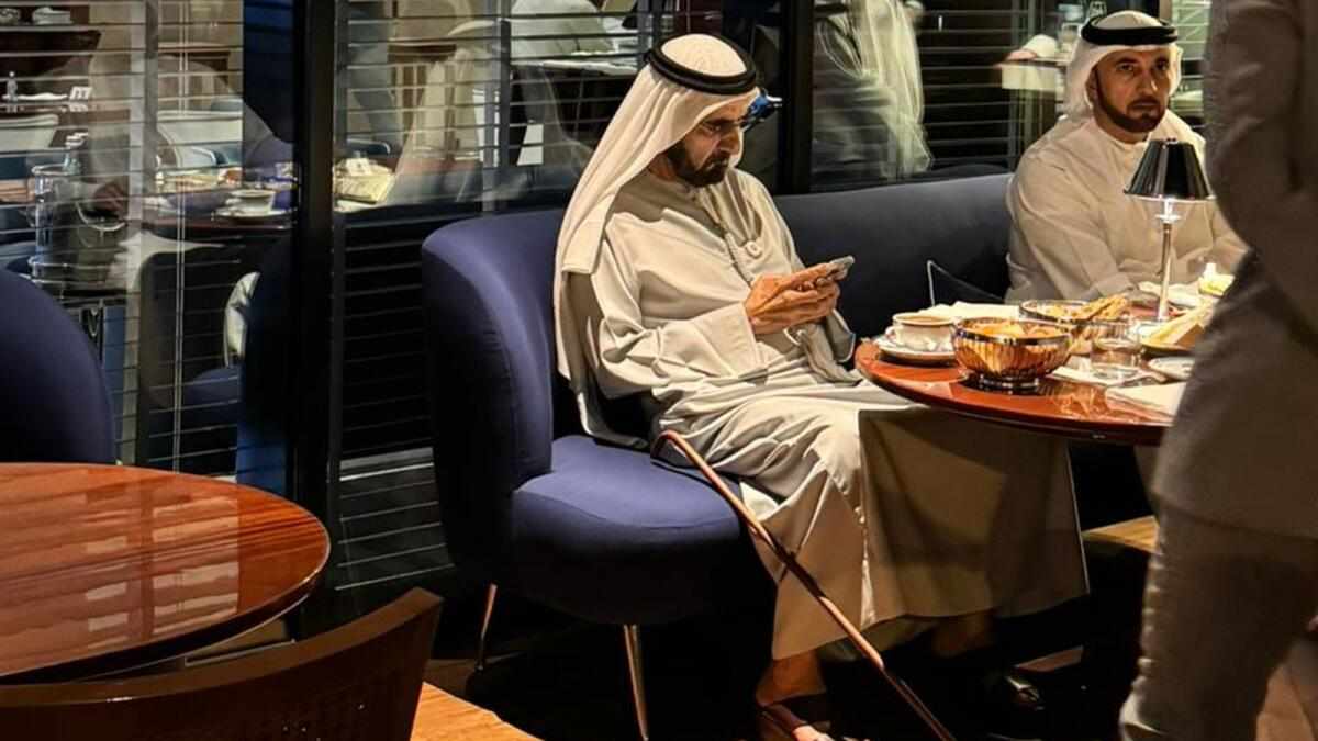 dubai,sheikh,visit,cafe,surprise