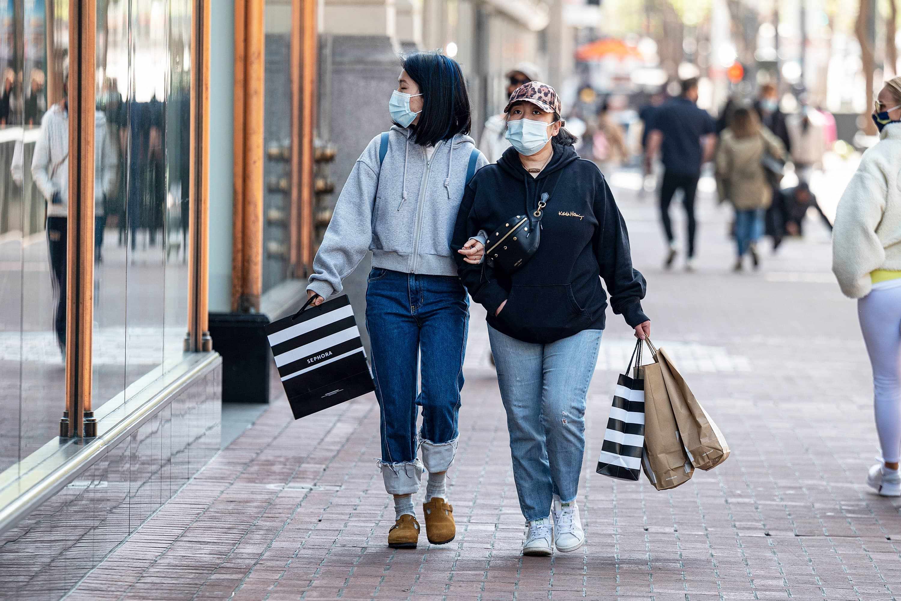 spending americans pandemic spree consumers