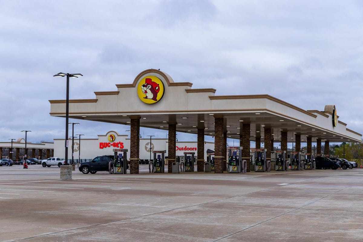 Buc Ees May Be The Ultimate Gas Station That Doesnt Mean Its Best