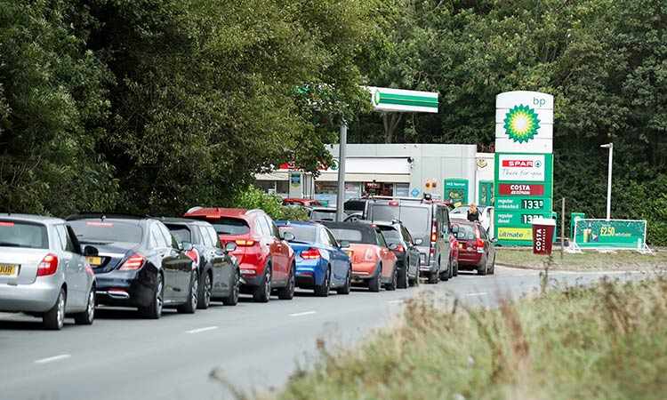 stations, petrol, queues, panic, buying, 