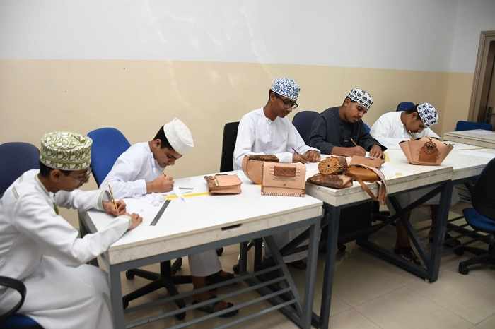 students,training,muscat,crafts,traditional