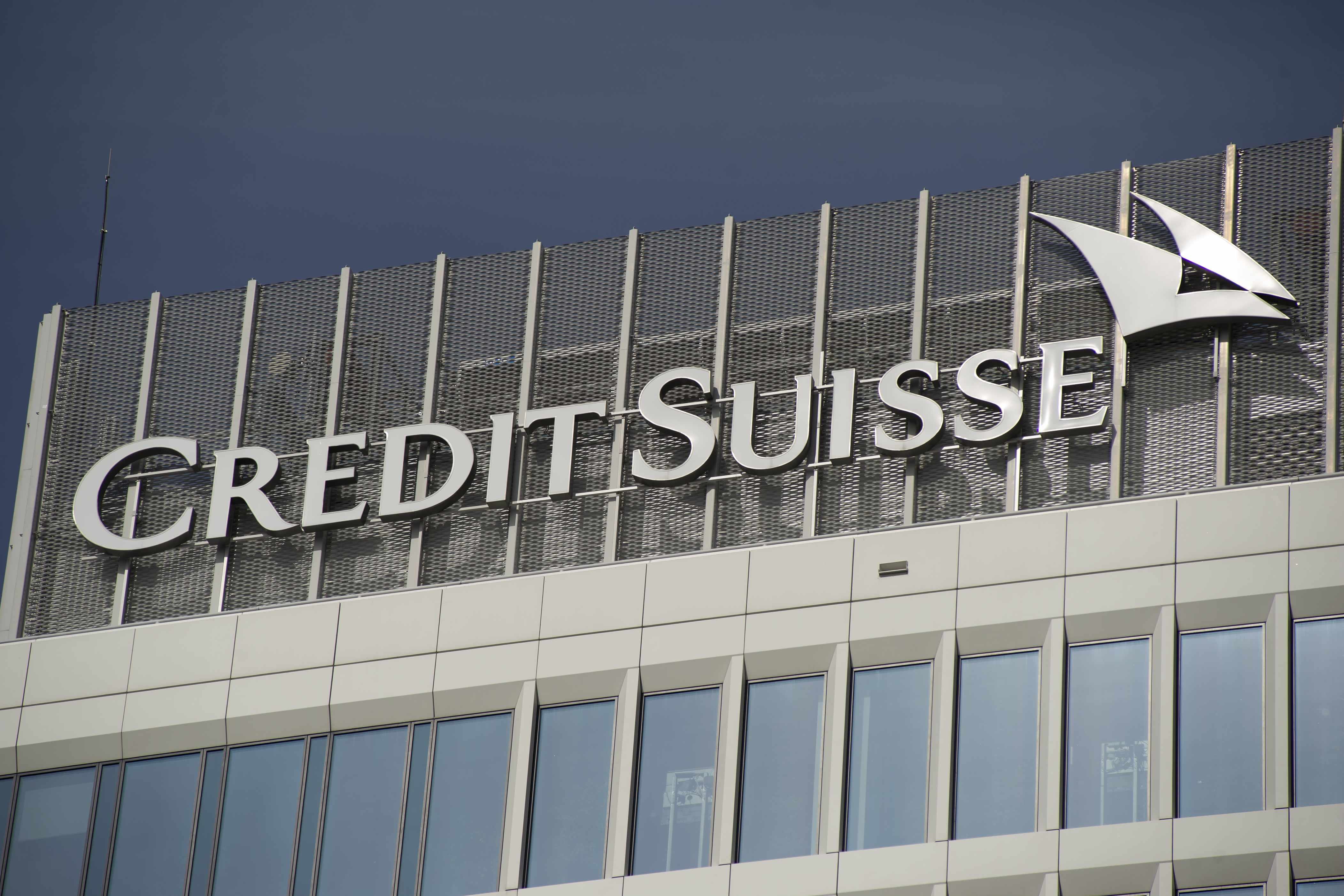 suisse credit bankers junior bonuses