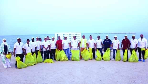 part,employees,qib,beach,cleaning