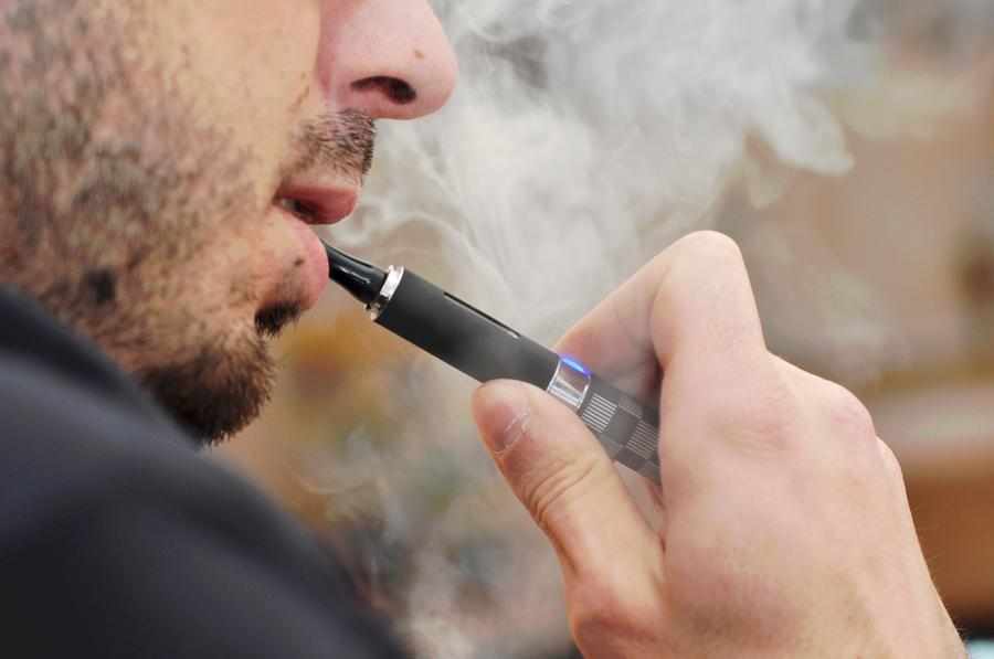 uae,experts,young,vaping,parents