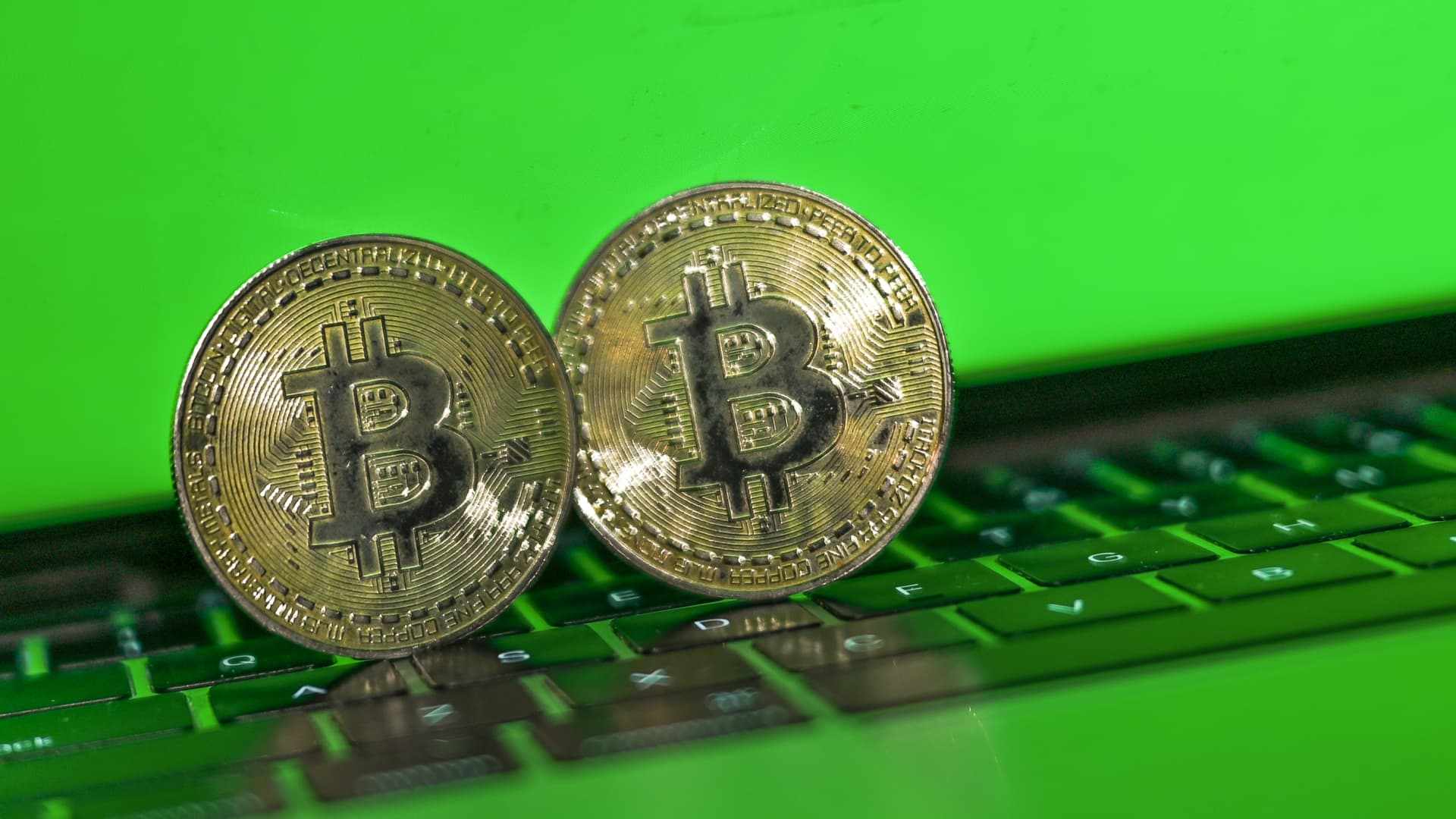 crypto,bitcoin,investors,controversial,token