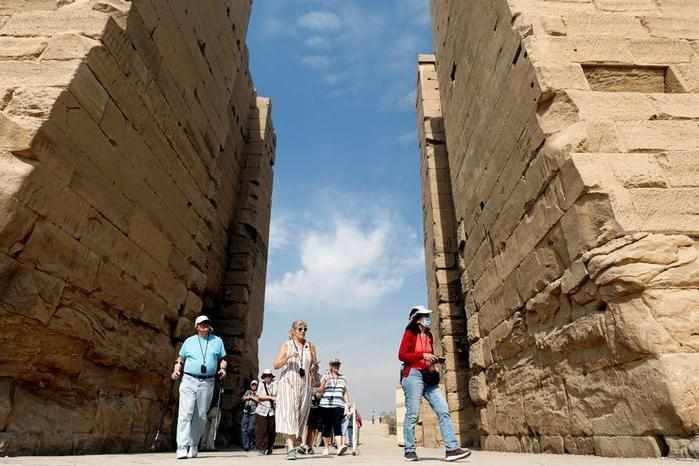 egypt,tourists,issa,tourism