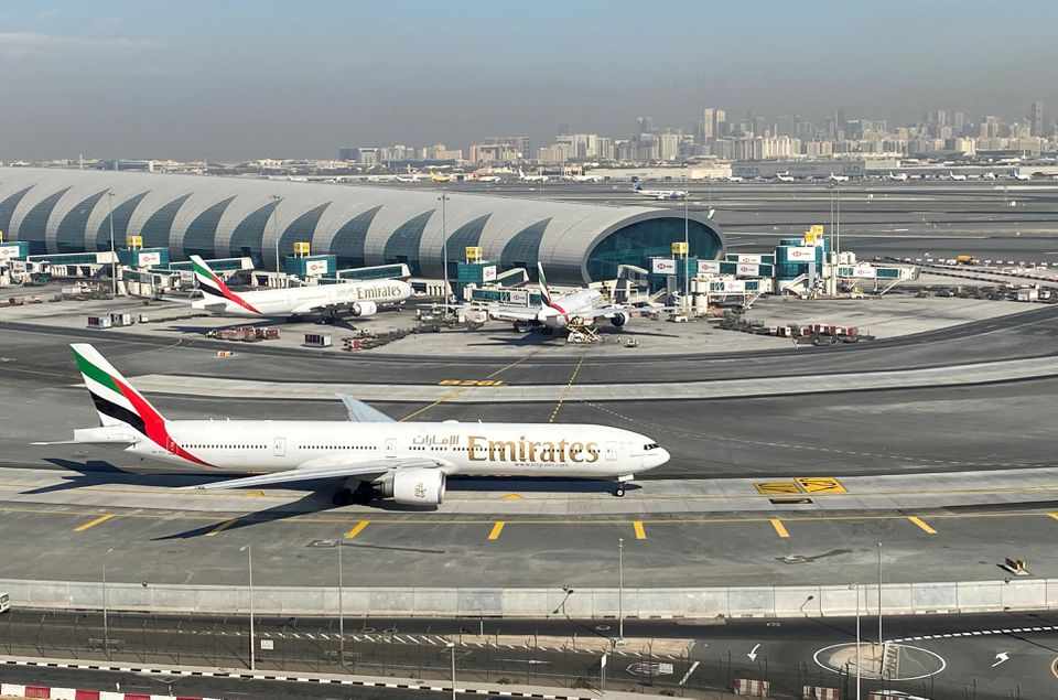 emirates,flights,airport,heathrow