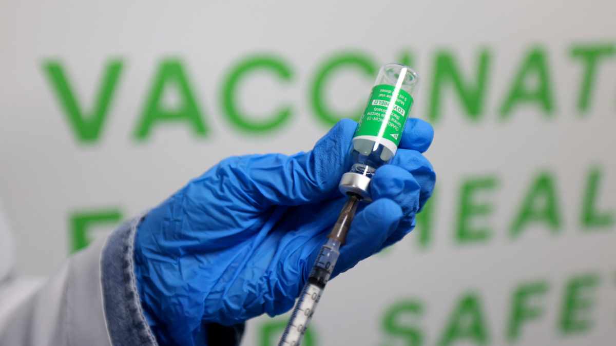 uae covid doctors vaccines ramadan