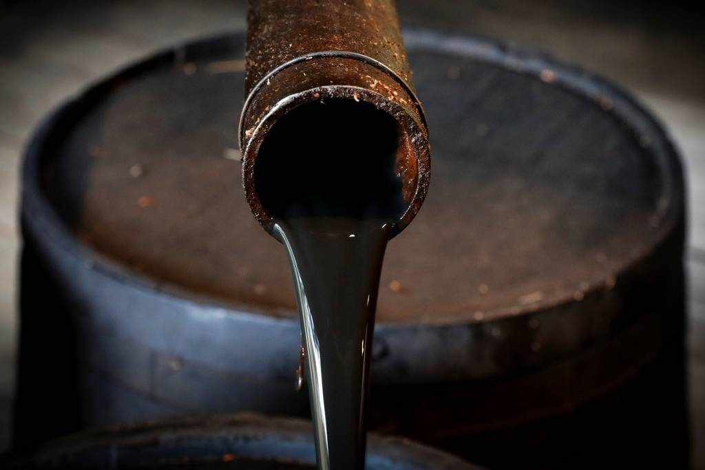 uae oil output crude report