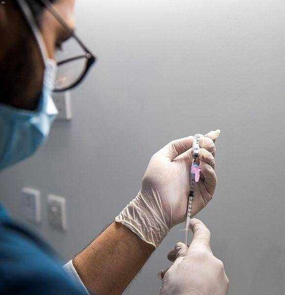 vaccine benefits astrazeneca outweigh asiri