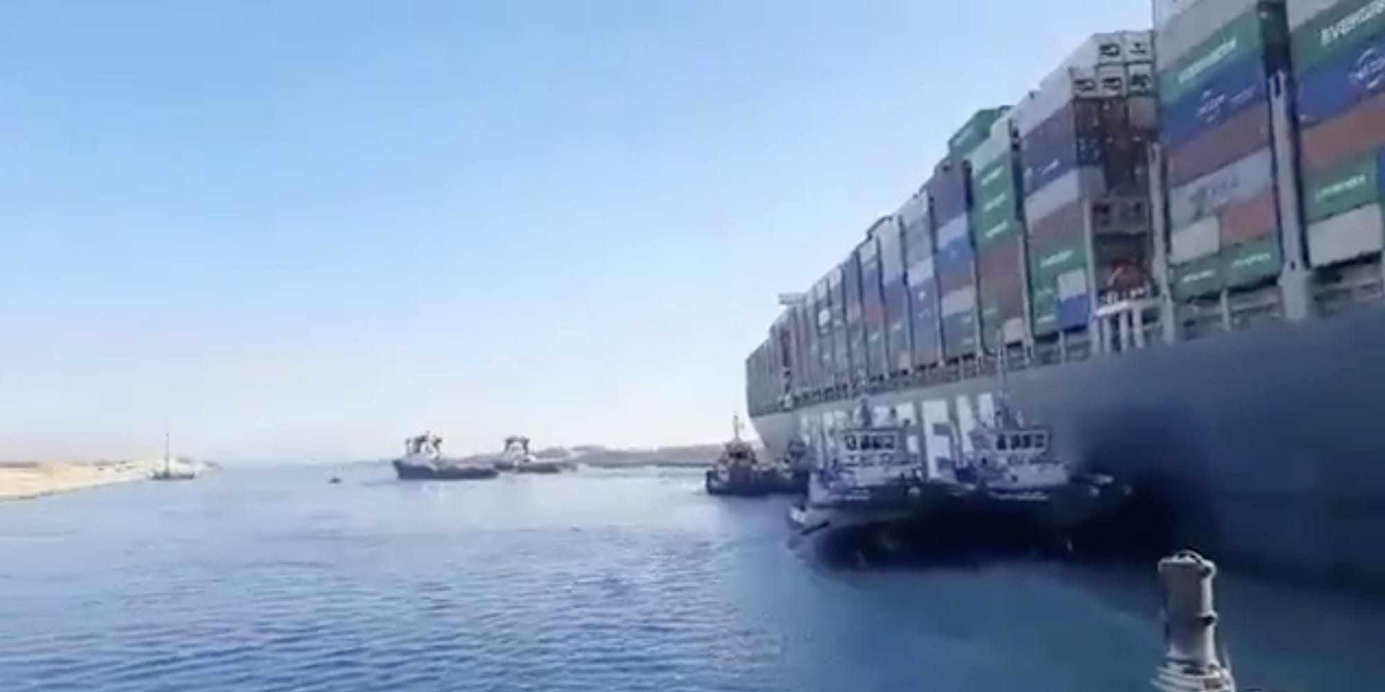 videos suez canal part cleared