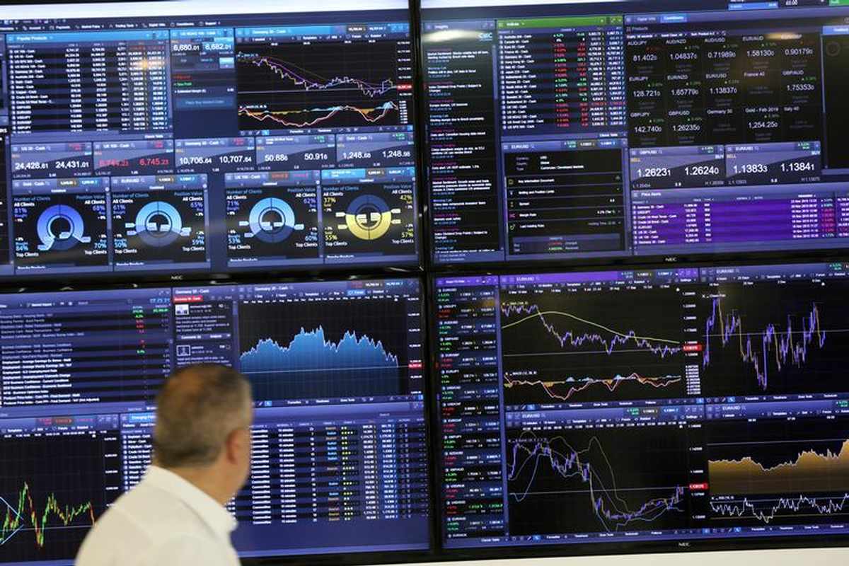 world stocks record highs near
